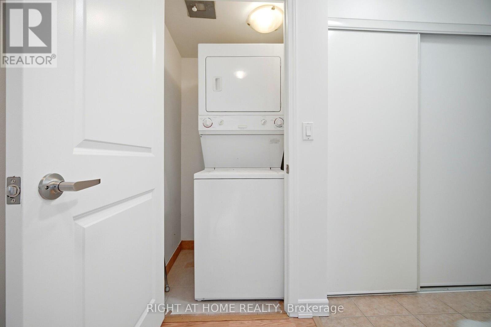 211 - 18 HARDING BOULEVARD, Richmond Hill (Harding), Ontario, L4C0T3 — Photo 22