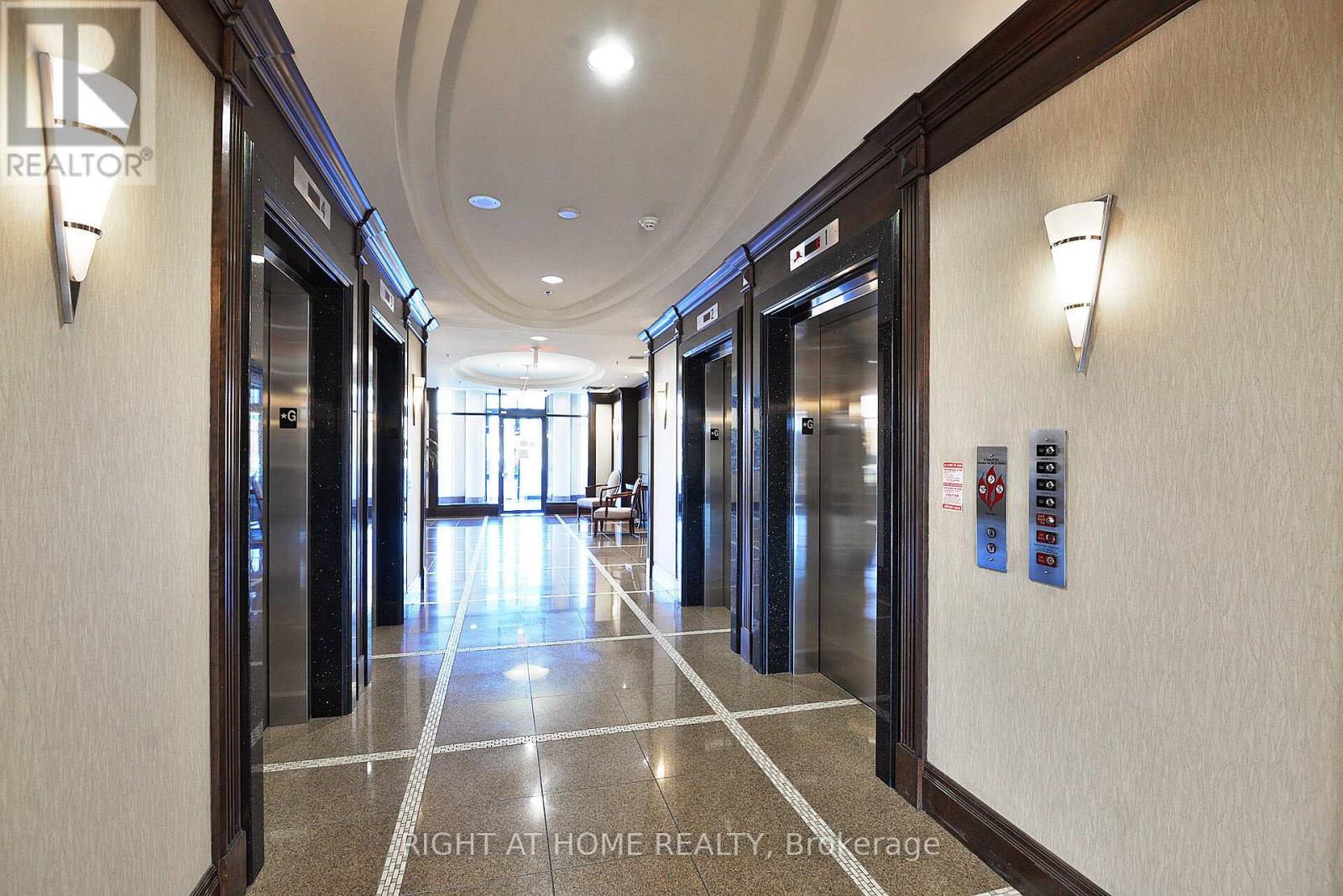 211 - 18 HARDING BOULEVARD, Richmond Hill (Harding), Ontario, L4C0T3 — Photo 9