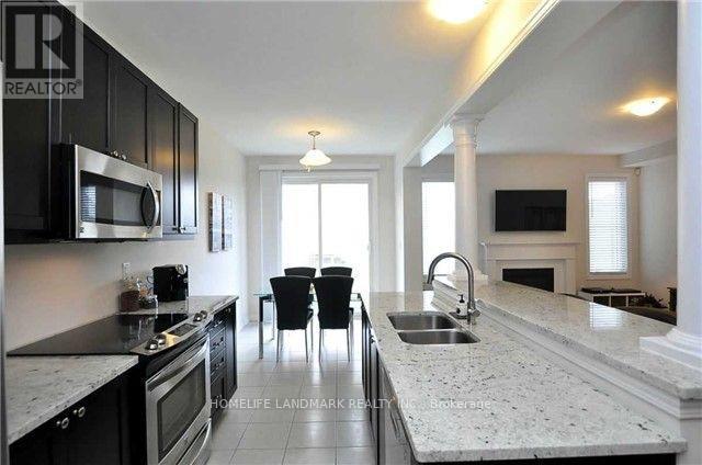 88 BUCKLE CRESCENT, Aurora, Ontario, L4G0T4 — Photo 3