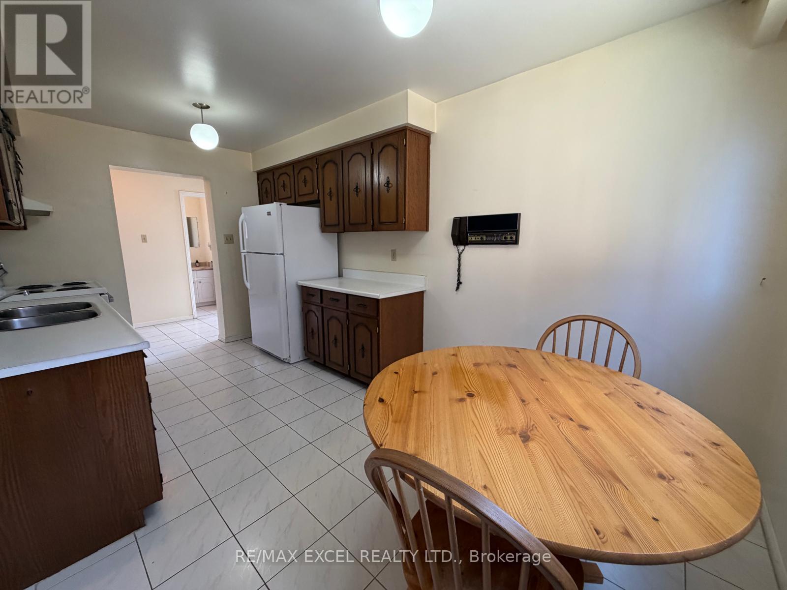 94 PEPPERELL CRESCENT, Markham (Milliken Mills West), Ontario, L3R3G8 — Photo 2