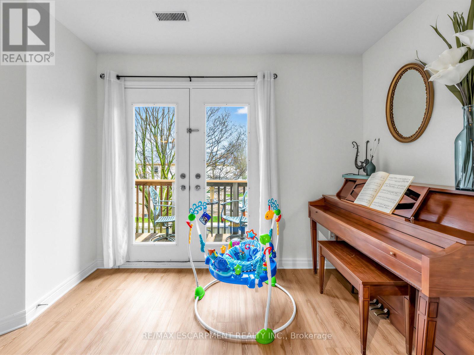 10 - 705 CUMBERLAND AVENUE, Burlington (Roseland), Ontario, L7N3W4 — Photo 17