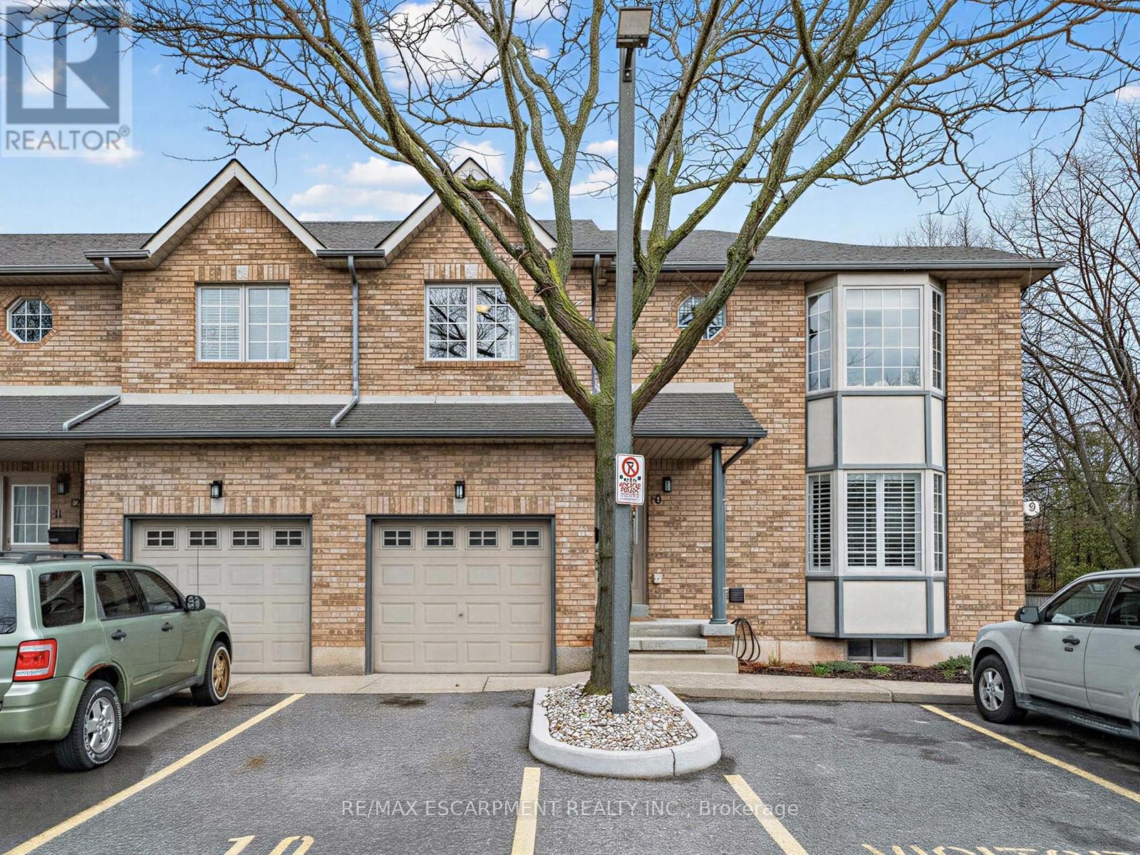 10 - 705 CUMBERLAND AVENUE, Burlington (Roseland), Ontario, L7N3W4 — Photo 2