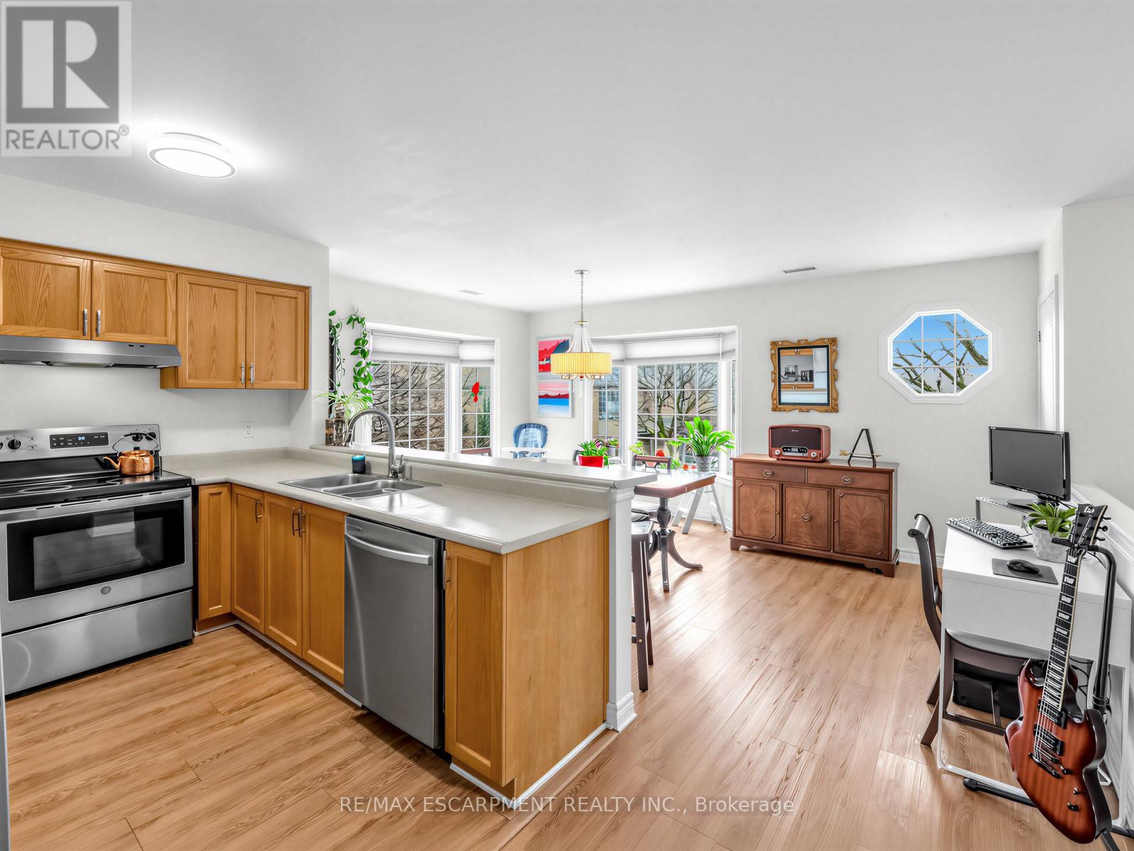 10 - 705 CUMBERLAND AVENUE, Burlington (Roseland), Ontario, L7N3W4 — Photo 7