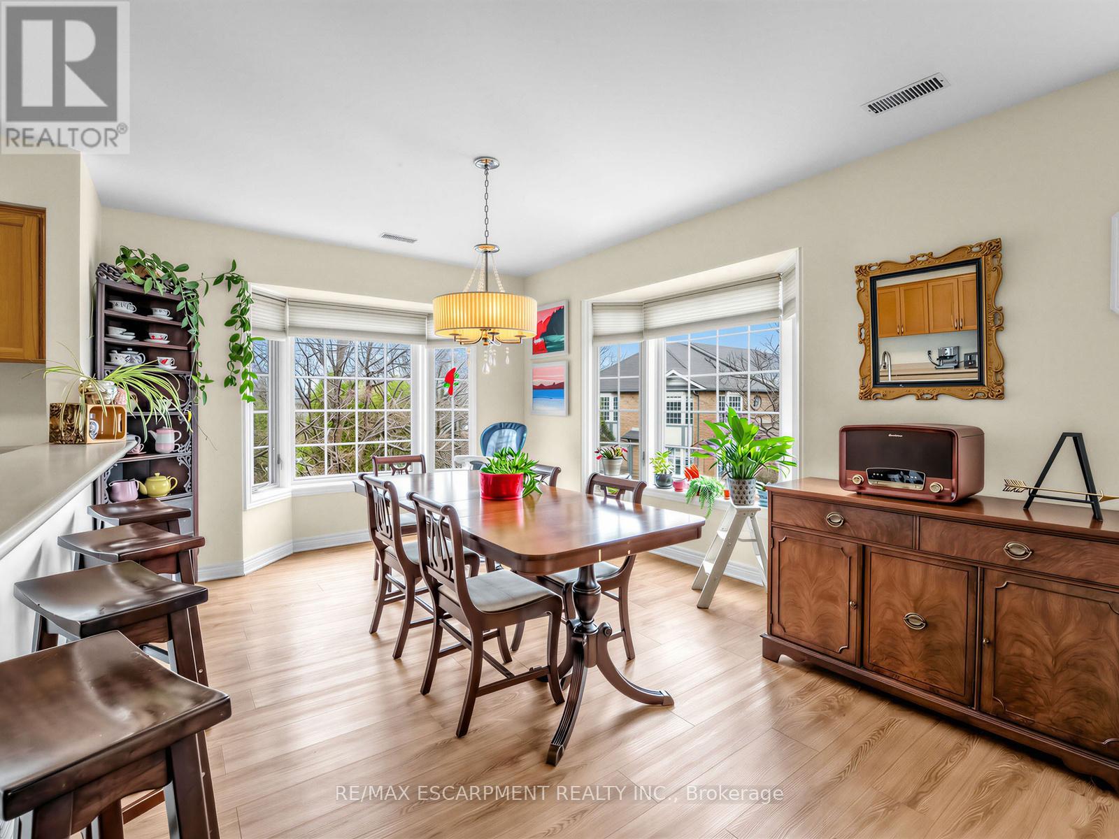 10 - 705 CUMBERLAND AVENUE, Burlington (Roseland), Ontario, L7N3W4 — Photo 9