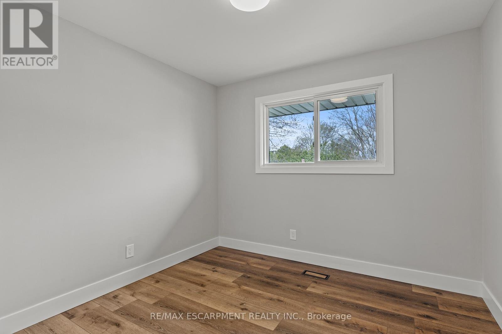 45 DRIFTWOOD DRIVE, Brantford, Ontario, N3R3K2 — Photo 17