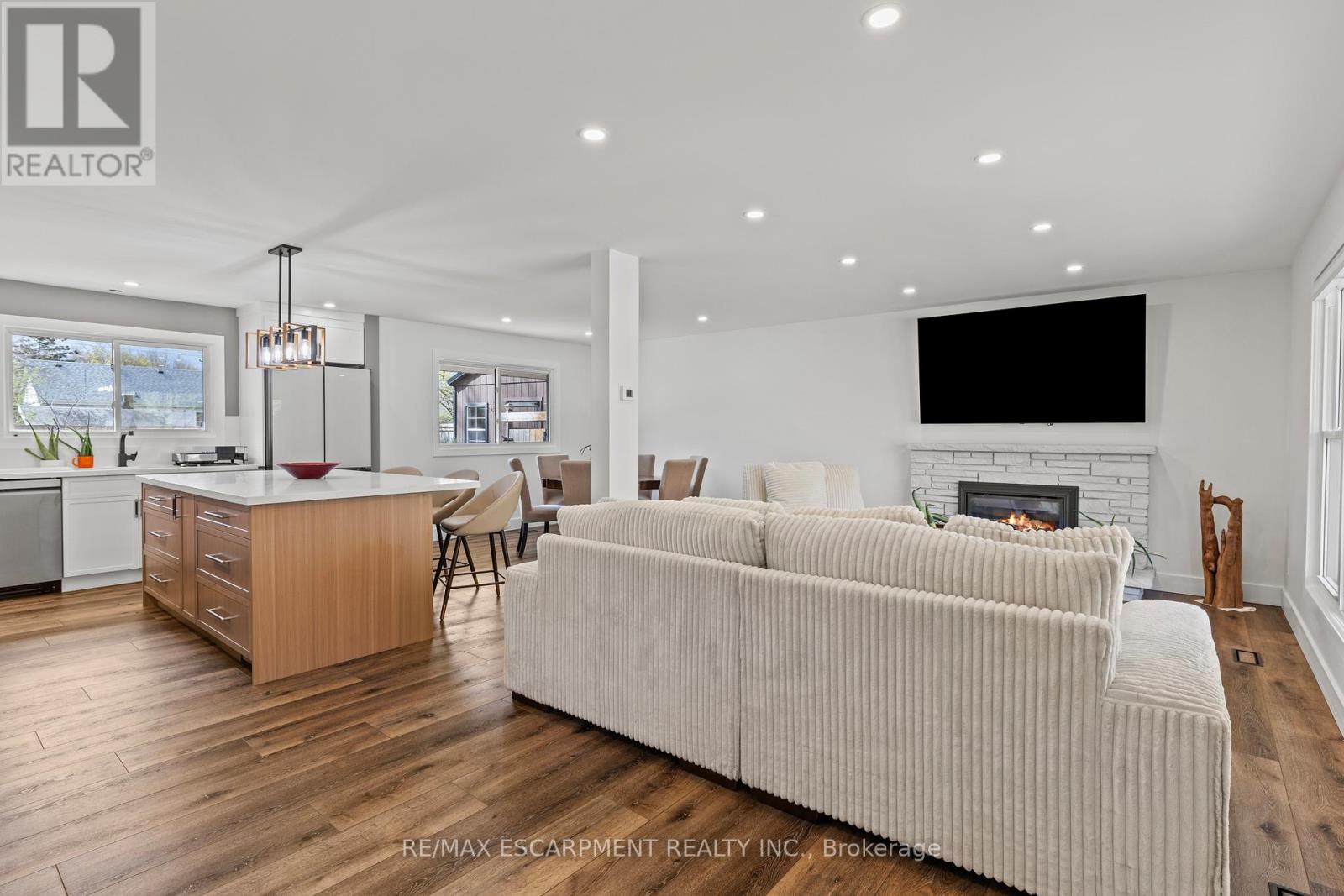 45 DRIFTWOOD DRIVE, Brantford, Ontario, N3R3K2 — Photo 6