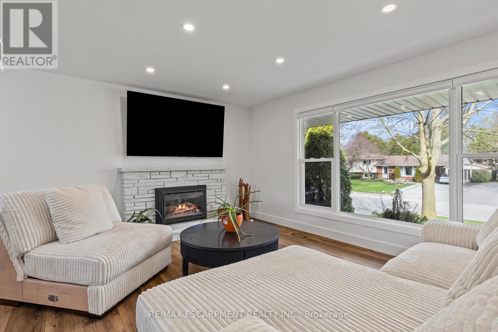 45 DRIFTWOOD DRIVE, Brantford, Ontario, N3R3K2 — Photo 7