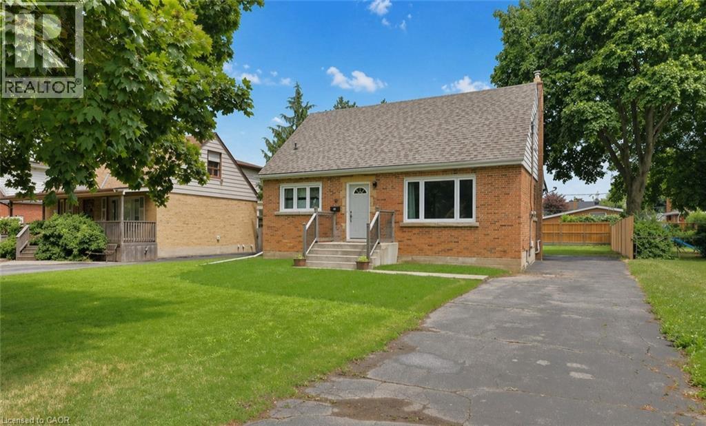 15 GAILMONT Drive, Hamilton, Ontario, L8K4B2 — Photo 2