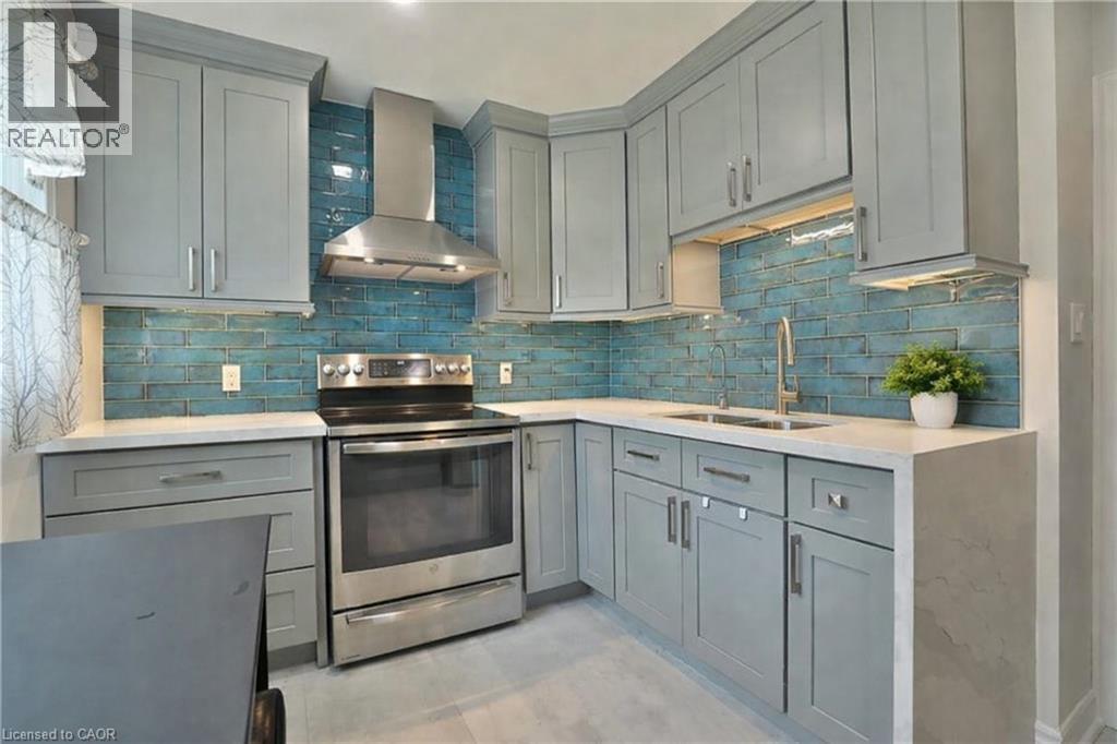 15 GAILMONT Drive, Hamilton, Ontario, L8K4B2 — Photo 4