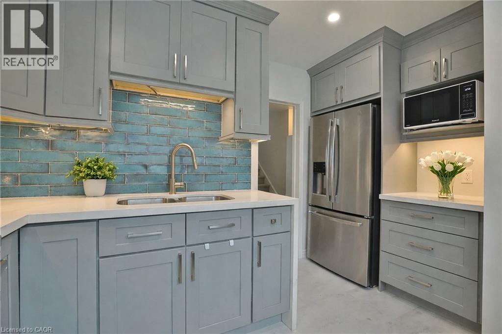 15 GAILMONT Drive, Hamilton, Ontario, L8K4B2 — Photo 5