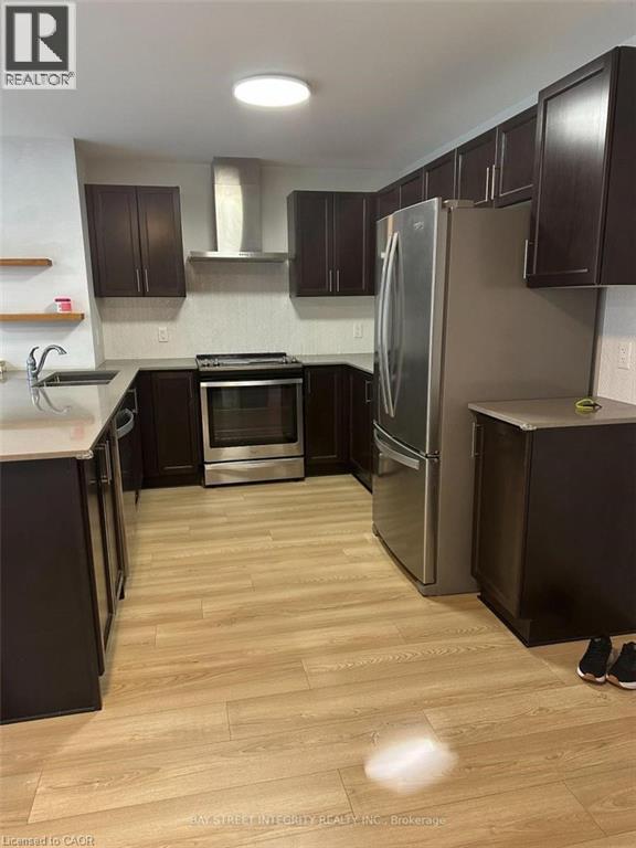 1 REDFERN Avenue Unit# 202, Hamilton, Ontario, L9C7S6 — Photo 2