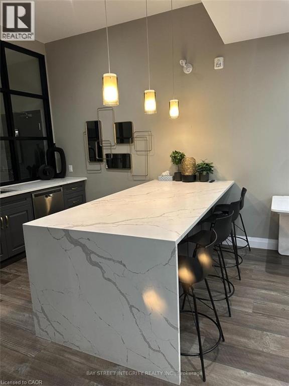 1 REDFERN Avenue Unit# 202, Hamilton, Ontario, L9C7S6 — Photo 5