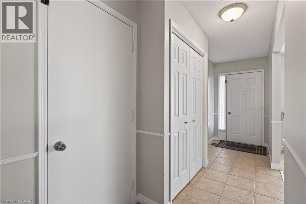 491 EAGLEWOOD Drive, Hamilton, Ontario, L8W3J2 — Photo 4