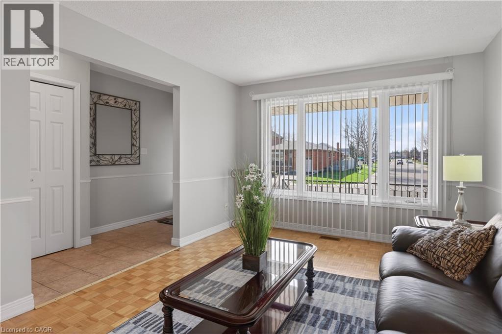 491 EAGLEWOOD Drive, Hamilton, Ontario, L8W3J2 — Photo 5