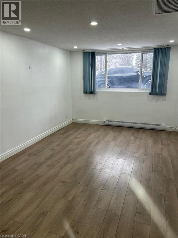 744 PARKVIEW Crescent, Cambridge, Ontario, N3H4X8 — Photo 17