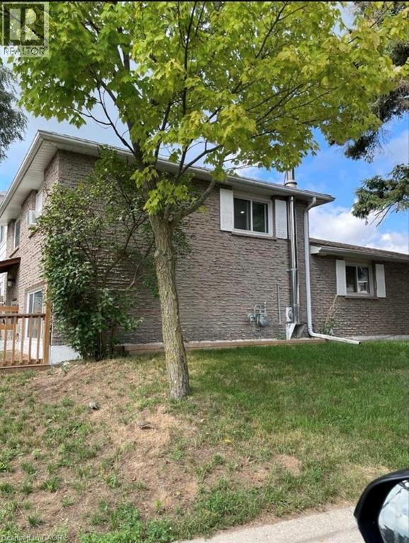 744 PARKVIEW Crescent, Cambridge, Ontario, N3H4X8 — Photo 3