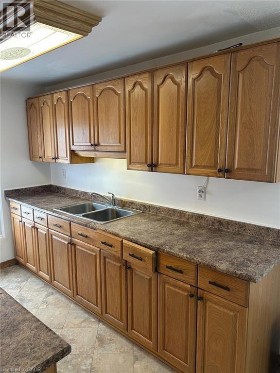 744 PARKVIEW Crescent, Cambridge, Ontario, N3H4X8 — Photo 9