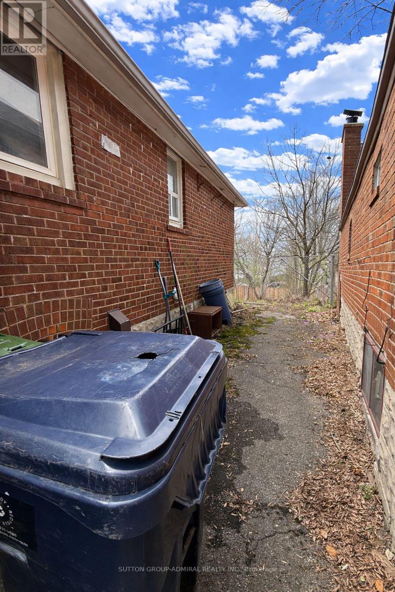 368 WINNETT AVENUE, Toronto (Oakwood Village), Ontario, M6C3M1 — Photo 5