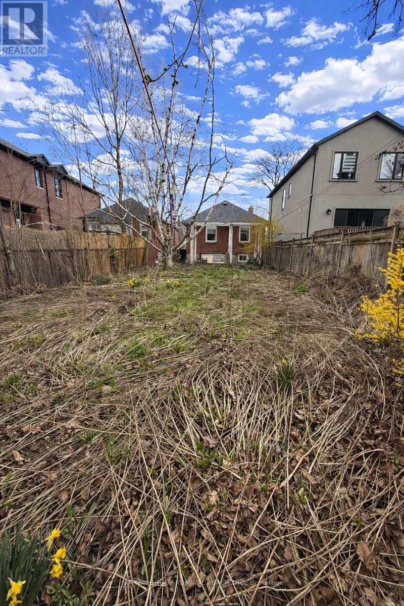 368 WINNETT AVENUE, Toronto (Oakwood Village), Ontario, M6C3M1 — Photo 9