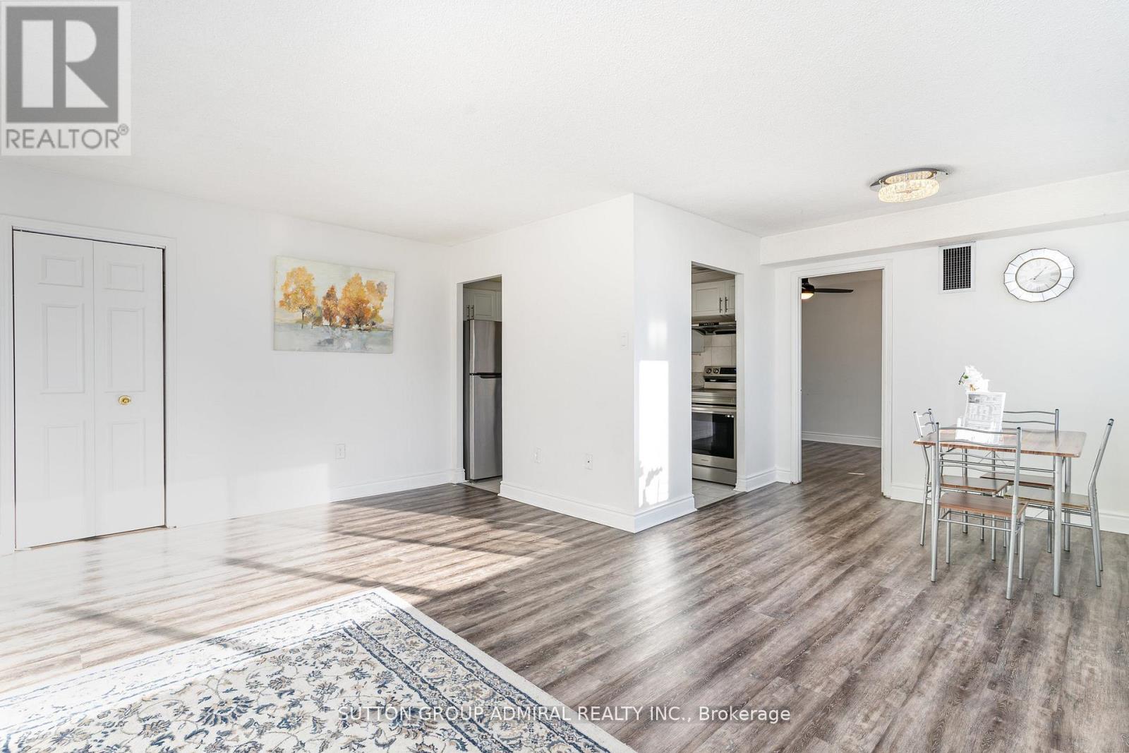 1611 - 3590 KANEFF CRESCENT, Mississauga (Mississauga Valleys), Ontario, L5A3X3 — Photo 2