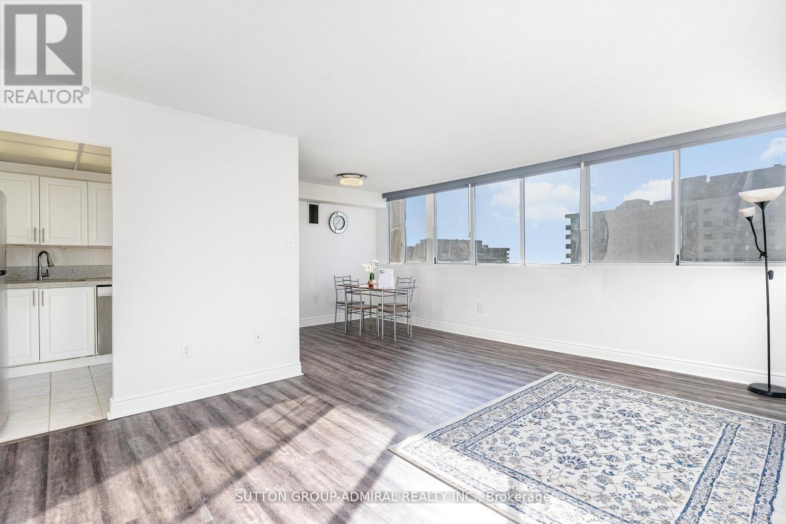 1611 - 3590 KANEFF CRESCENT, Mississauga (Mississauga Valleys), Ontario, L5A3X3 — Photo 3