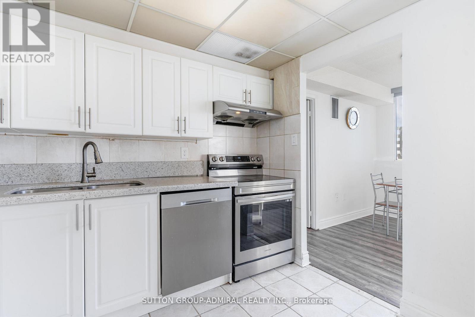 1611 - 3590 KANEFF CRESCENT, Mississauga (Mississauga Valleys), Ontario, L5A3X3 — Photo 6