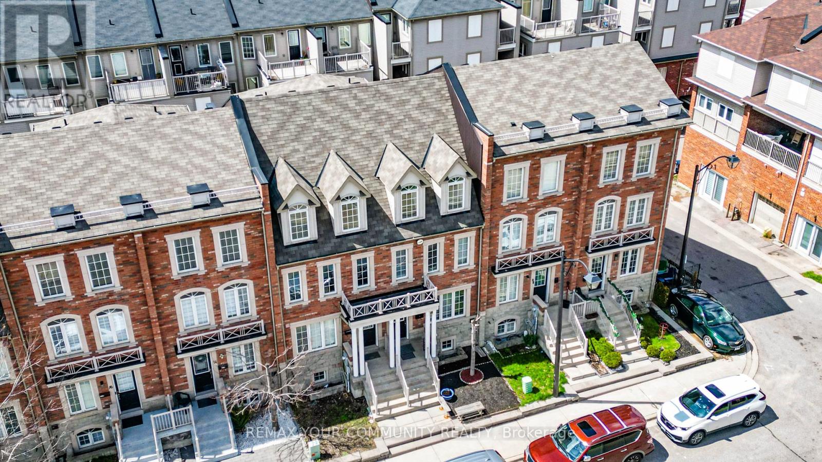 10 TED WRAY CIRCLE, Toronto (Downsview-Roding-CFB), Ontario, M3L0G7 — Photo 3