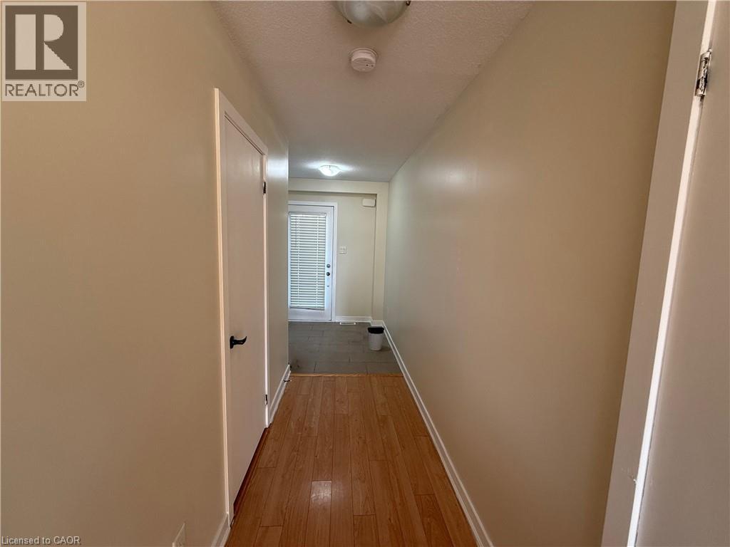 148 CRAFTER Crescent Unit# Upper, Hamilton, Ontario, L8J0H8 — Photo 2