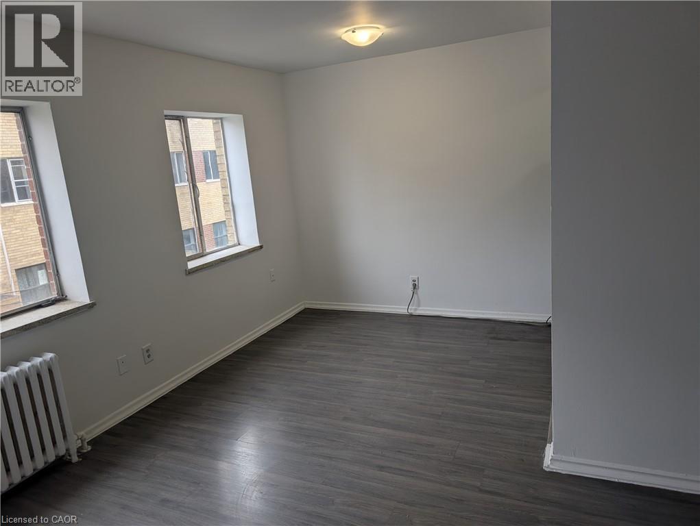 799 ROBINSON Street Unit# 11, Burlington, Ontario, L7R1Z2 — Photo 5