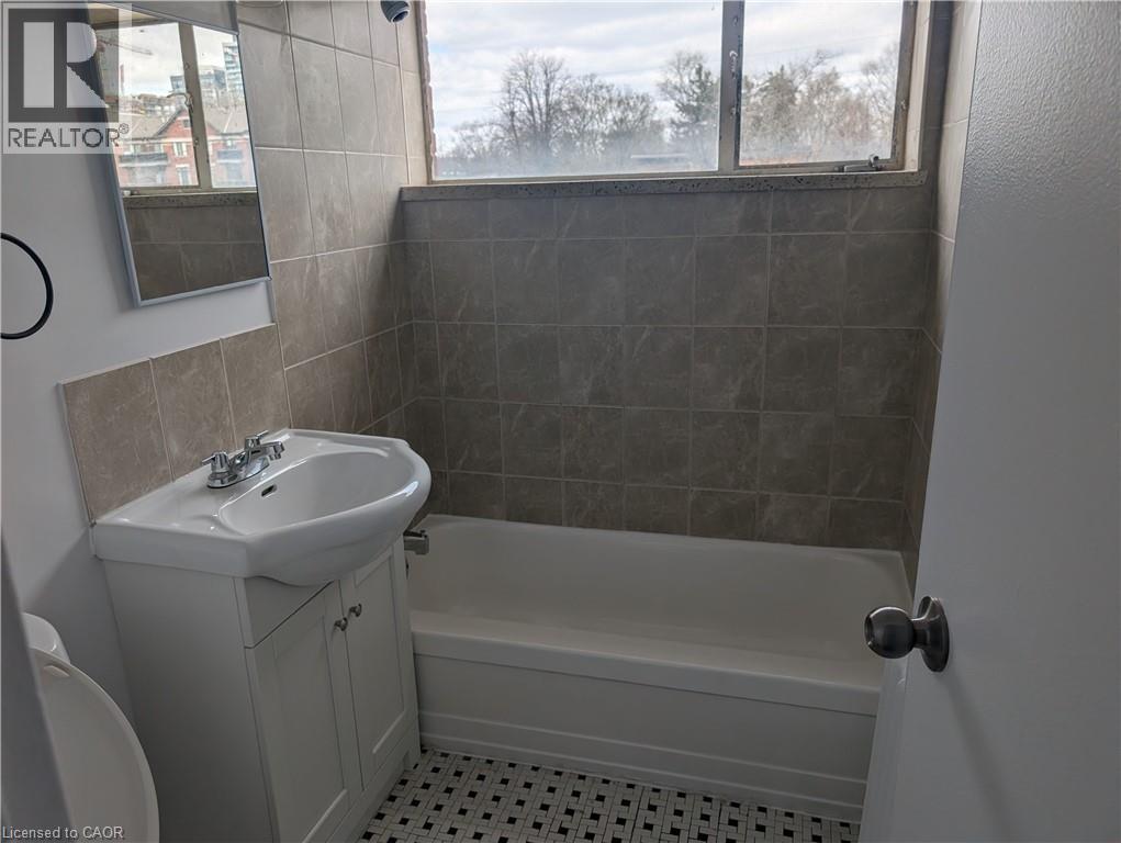 799 ROBINSON Street Unit# 11, Burlington, Ontario, L7R1Z2 — Photo 8