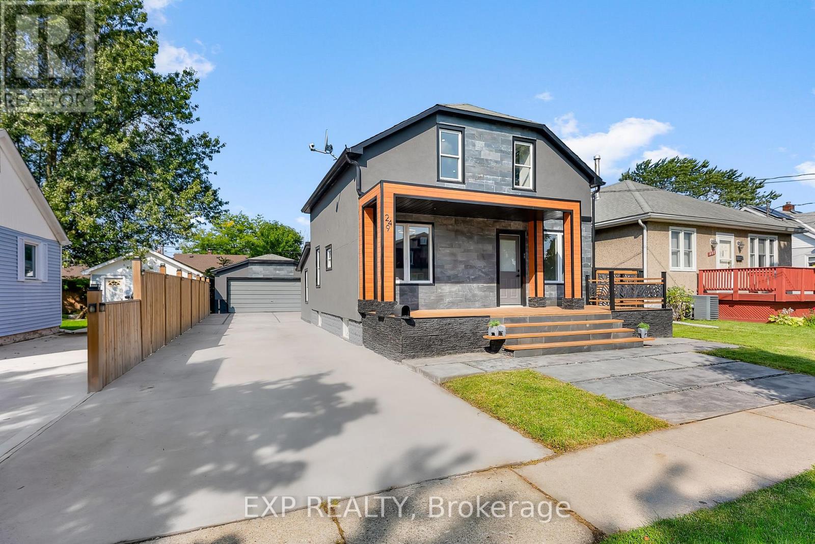 249 WALLACE AVENUE S, Welland (Lincoln/Crowland), Ontario, L3B1R7 — Photo 2