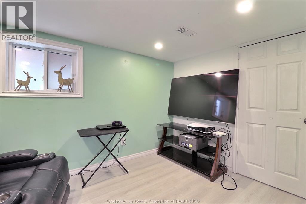 883 PILLETTE, Windsor, Ontario, N8Y3B4 — Photo 30