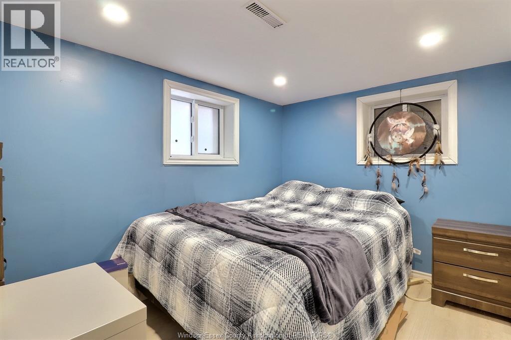 883 PILLETTE, Windsor, Ontario, N8Y3B4 — Photo 32