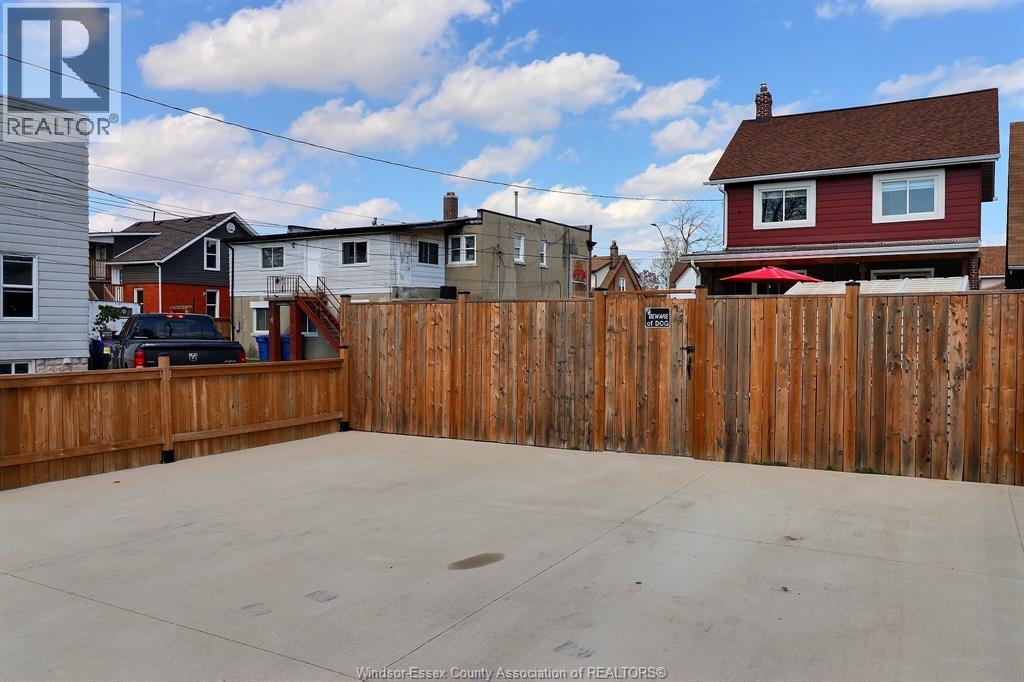 883 PILLETTE, Windsor, Ontario, N8Y3B4 — Photo 34