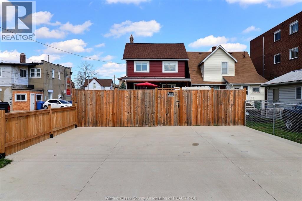 883 PILLETTE, Windsor, Ontario, N8Y3B4 — Photo 7