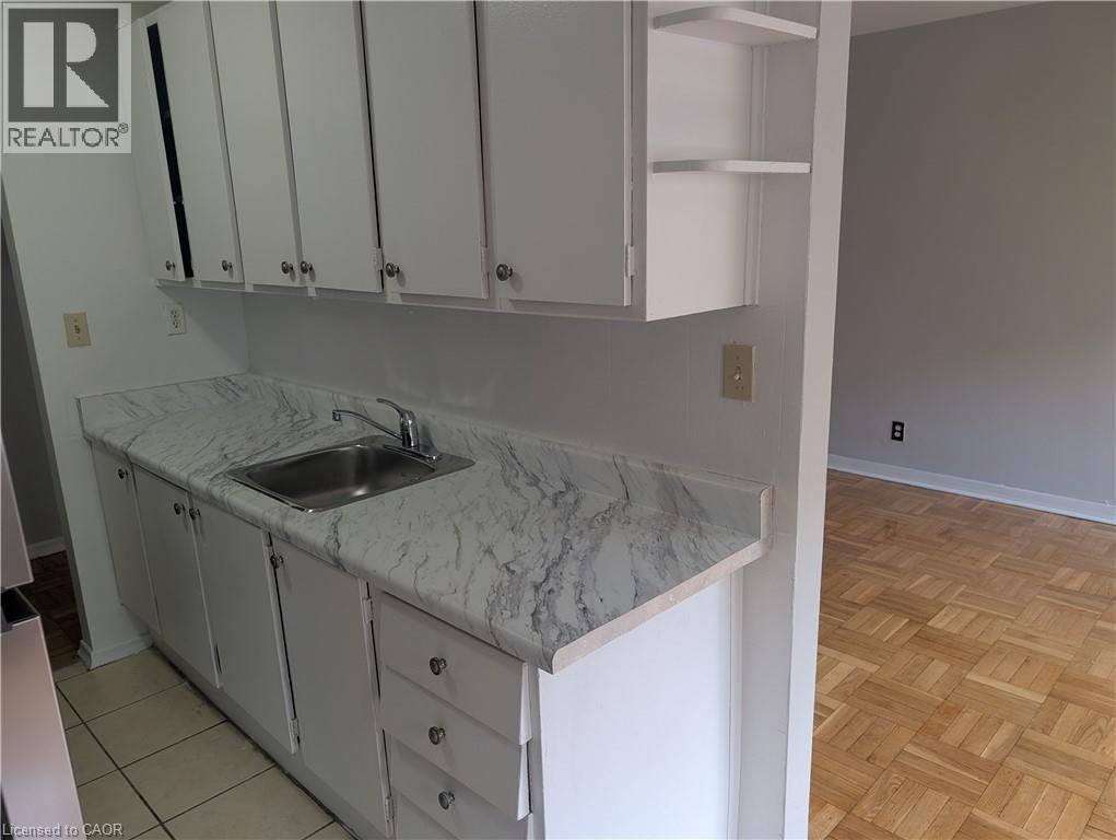 2035 PROSPECT Street Unit# 27, Burlington, Ontario, L7R1Z2 — Photo 2