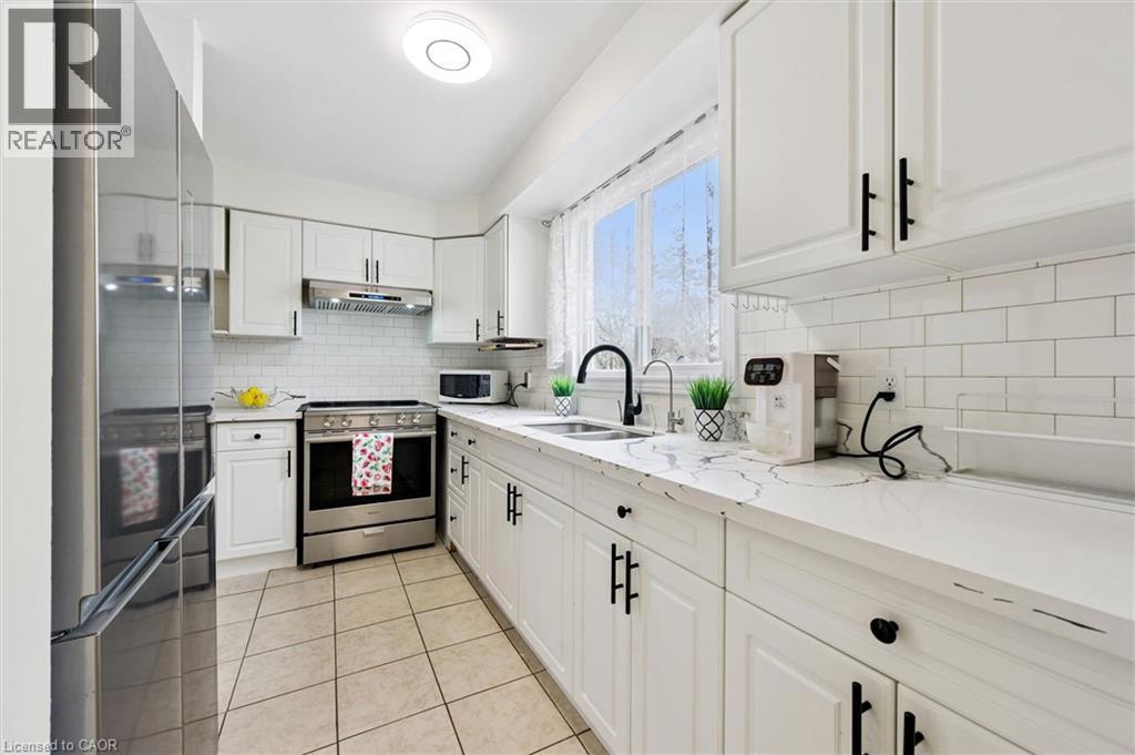 415 BAIRSTOW Crescent Unit# 5, Waterloo, Ontario, N2K2H7 — Photo 10