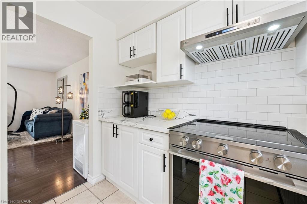 415 BAIRSTOW Crescent Unit# 5, Waterloo, Ontario, N2K2H7 — Photo 11