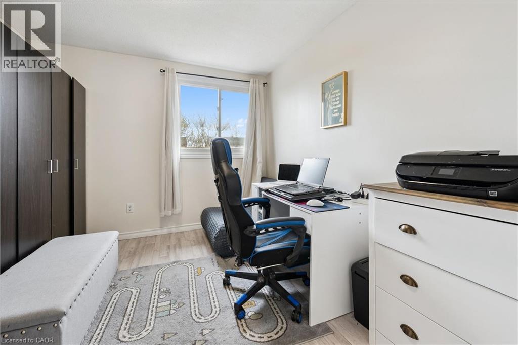 415 BAIRSTOW Crescent Unit# 5, Waterloo, Ontario, N2K2H7 — Photo 16