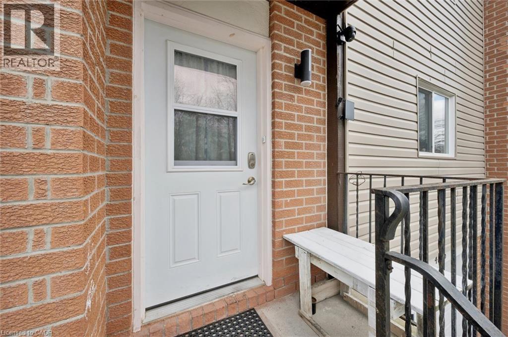 415 BAIRSTOW Crescent Unit# 5, Waterloo, Ontario, N2K2H7 — Photo 4