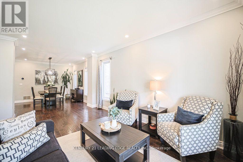 204 IVY JAY CRESCENT, Aurora, Ontario, L4G0E9 — Photo 4