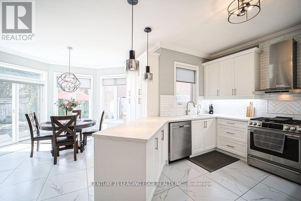 204 IVY JAY CRESCENT, Aurora, Ontario, L4G0E9 — Photo 8