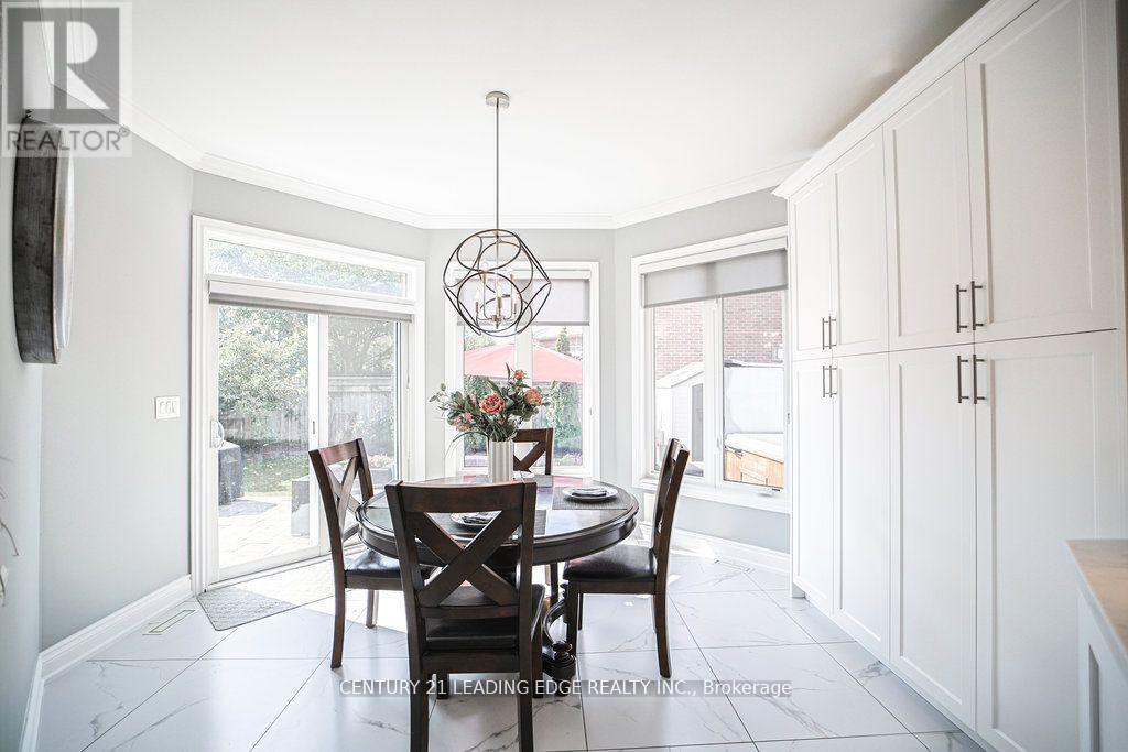 204 IVY JAY CRESCENT, Aurora, Ontario, L4G0E9 — Photo 9