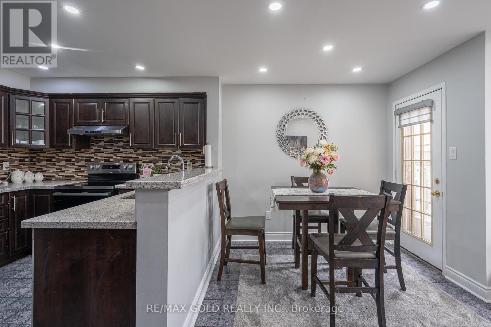 135 CORDGRASS CRESCENT, Brampton (Sandringham-Wellington), Ontario, L6R1Z8 — Photo 8