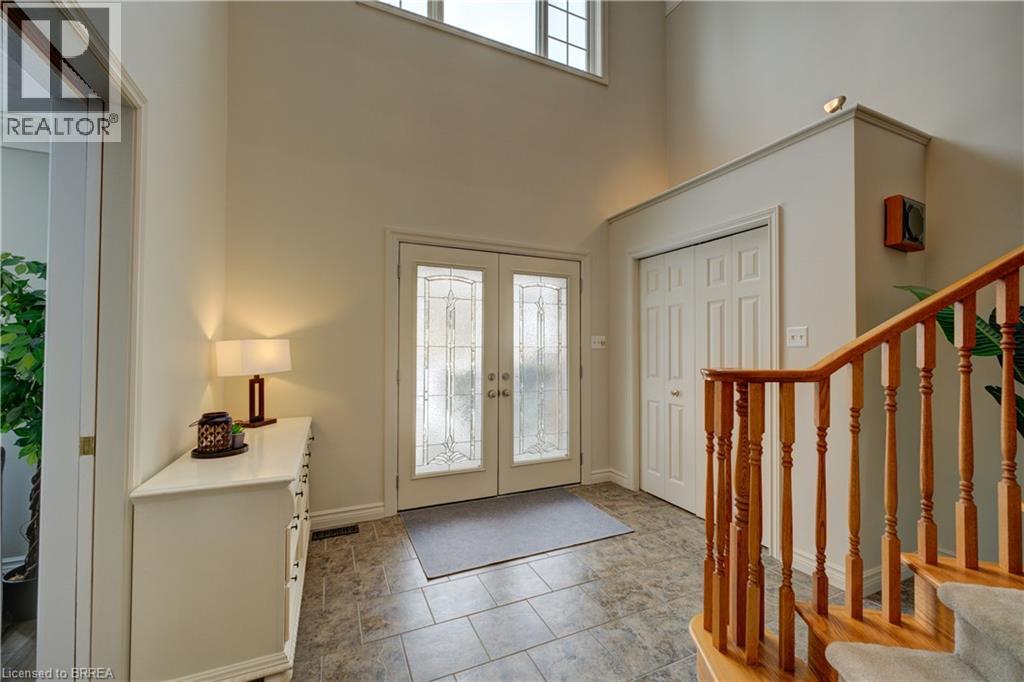 9 SCARFE Gardens, Brantford, Ontario, N3T6B2 — Photo 3