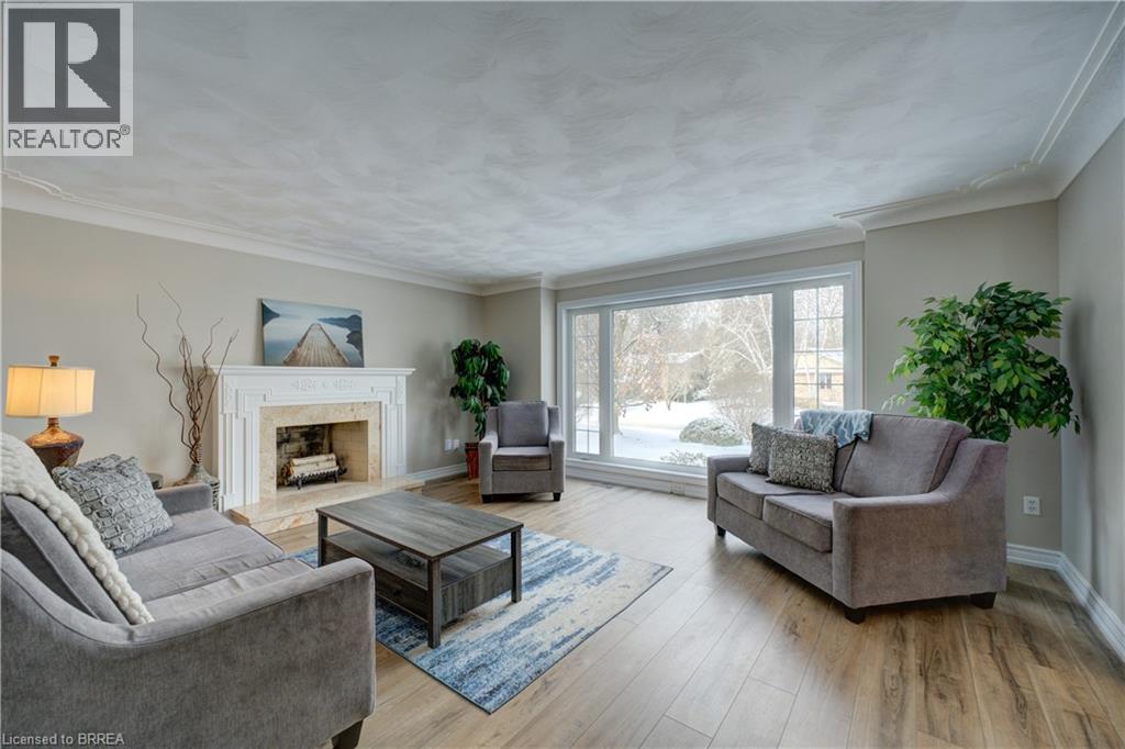 9 SCARFE Gardens, Brantford, Ontario, N3T6B2 — Photo 5