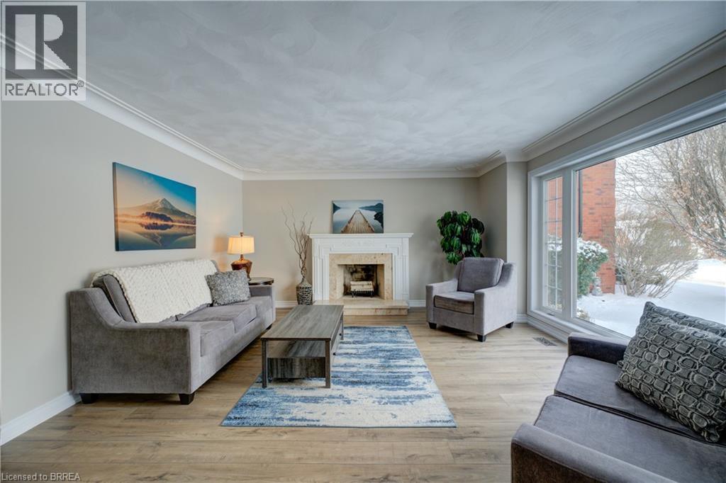 9 SCARFE Gardens, Brantford, Ontario, N3T6B2 — Photo 6