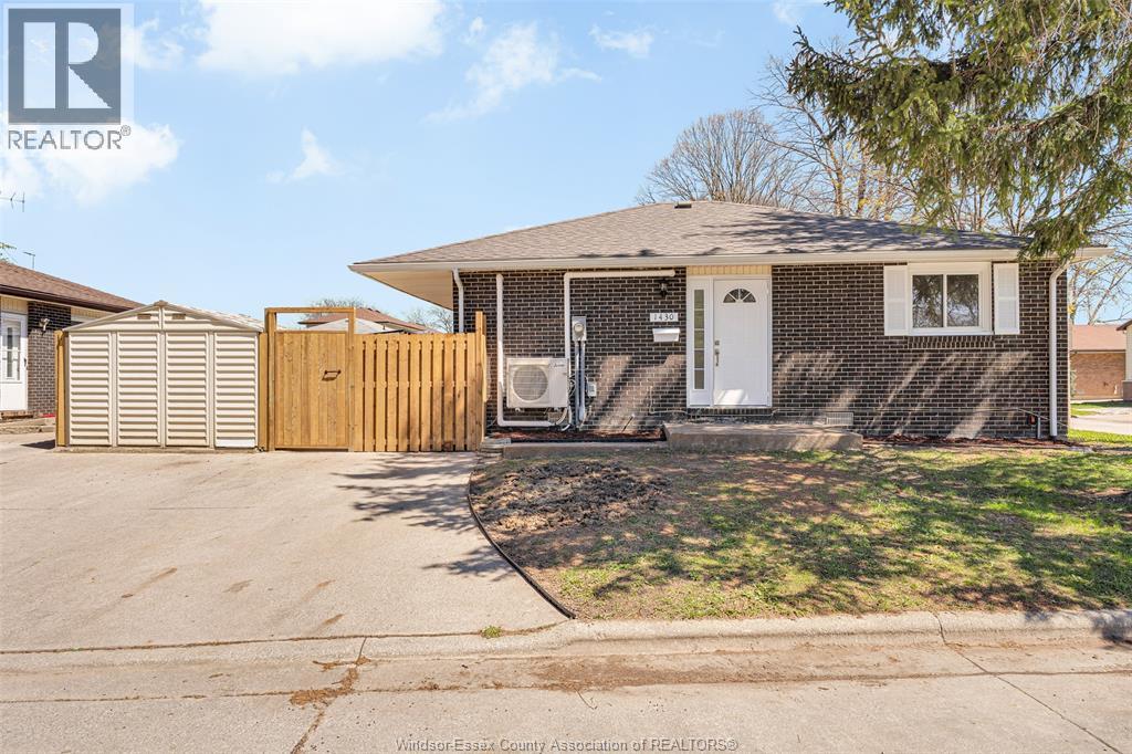 1430 BAYSWATER, Windsor, Ontario, N8S4L8 — Photo 2