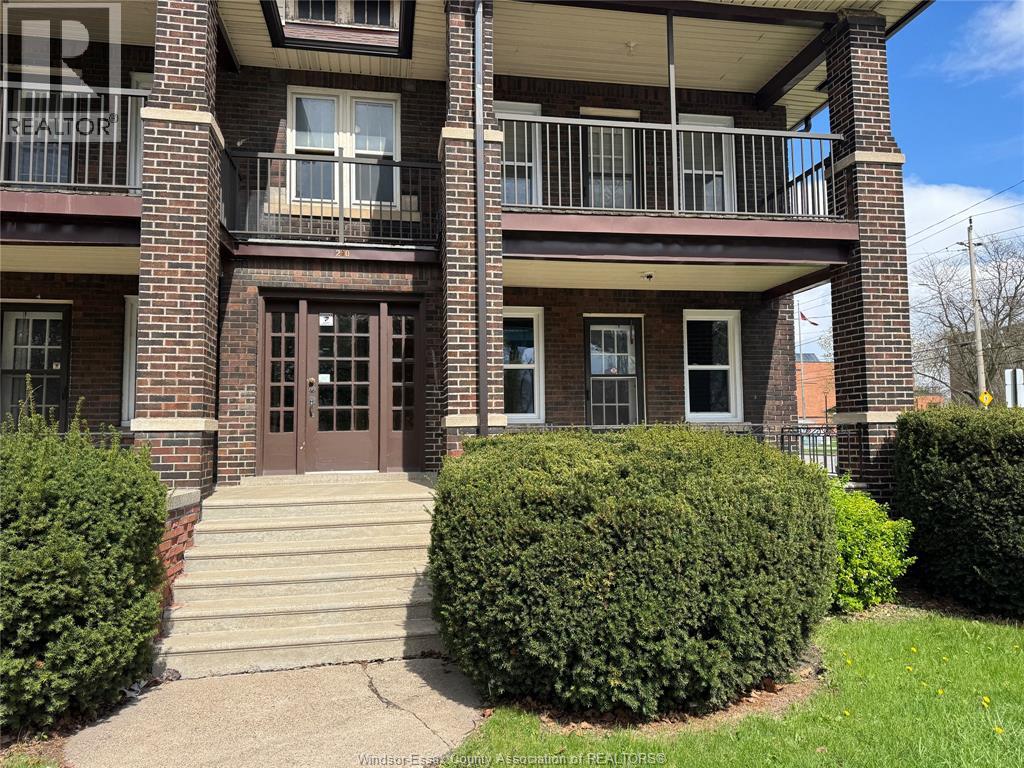 290 VISTA PLACE, Windsor, Ontario, N9B1H9 — Photo 3