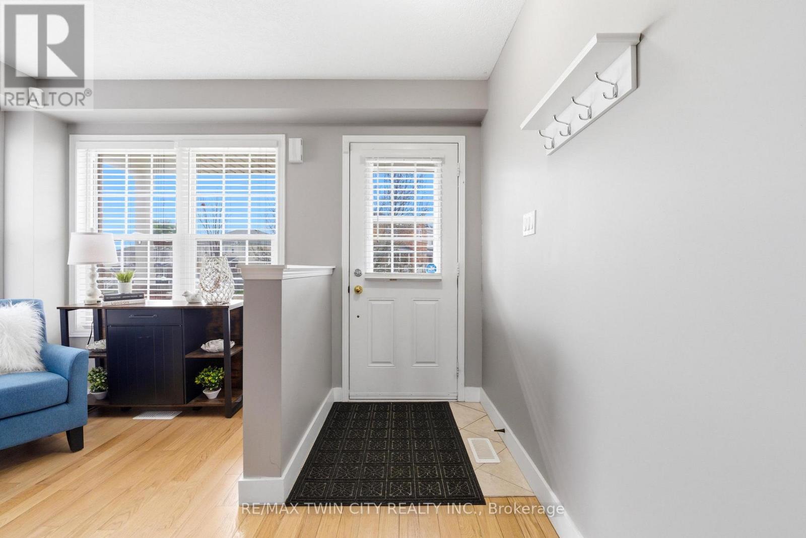 65 BLOOMINGTON DRIVE, Cambridge, Ontario, N1P1J5 — Photo 4